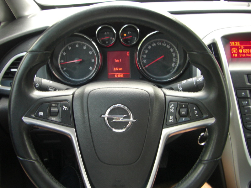 Opel Astra 1.4i-16v EURO 5A, снимка 11 - Автомобили и джипове - 39471678