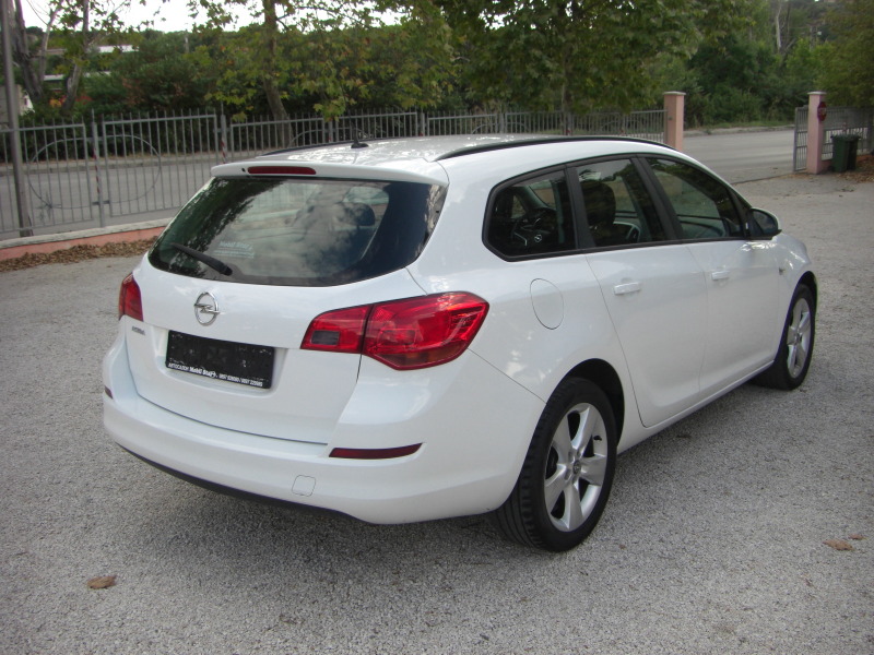 Opel Astra 1.4i-16v EURO 5A, снимка 5 - Автомобили и джипове - 39471678