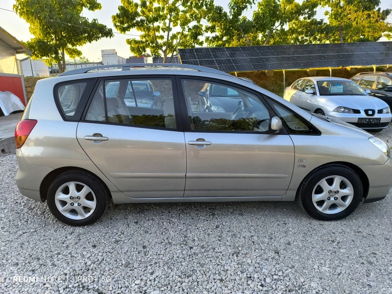 Toyota Corolla verso 2.0 D-4D , снимка 8 - Автомобили и джипове - 46687237