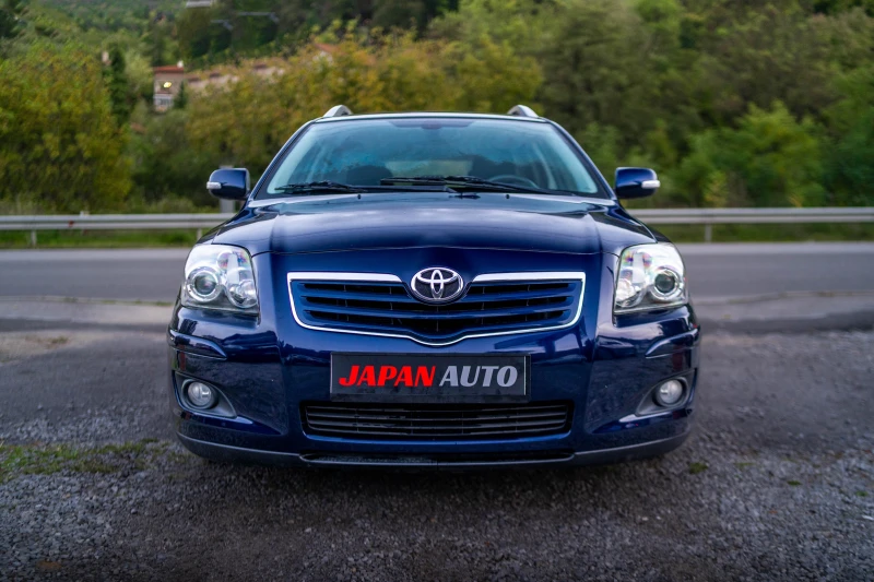 Toyota Avensis 1.8i АВТОПИЛОТ МНОГО ДОБРО СЪСТОЯНИЕ!, снимка 2 - Автомобили и джипове - 47520414