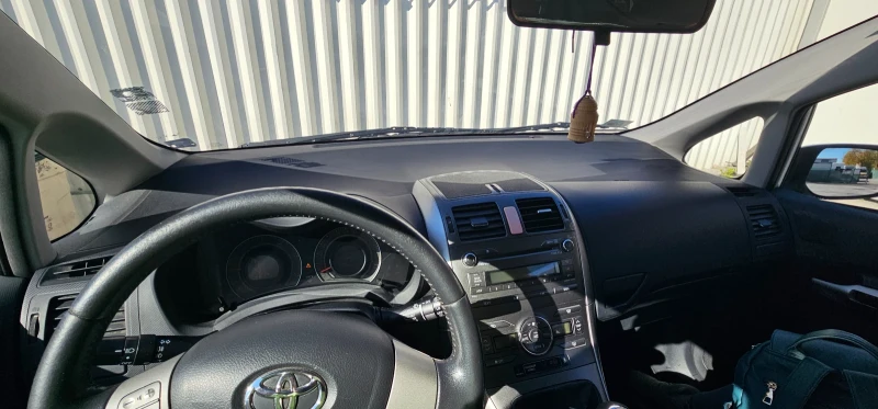 Toyota Auris 2.0d4d, снимка 8 - Автомобили и джипове - 47812231