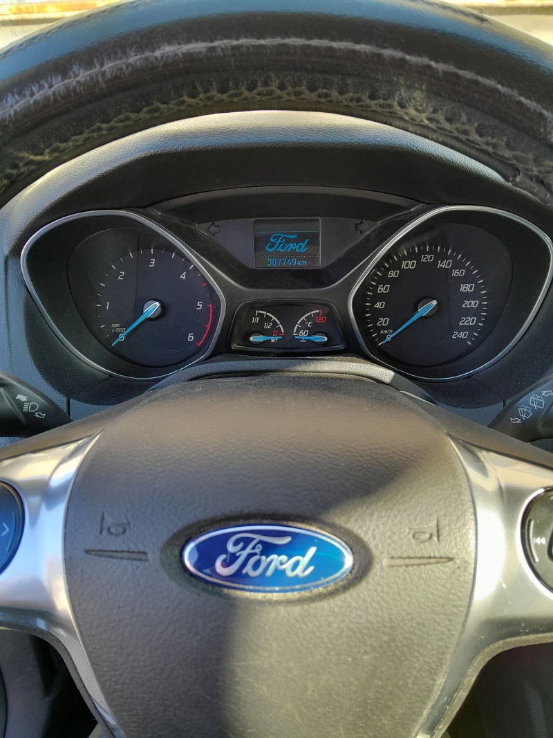 Ford Focus 1.6, снимка 4 - Автомобили и джипове - 47852056