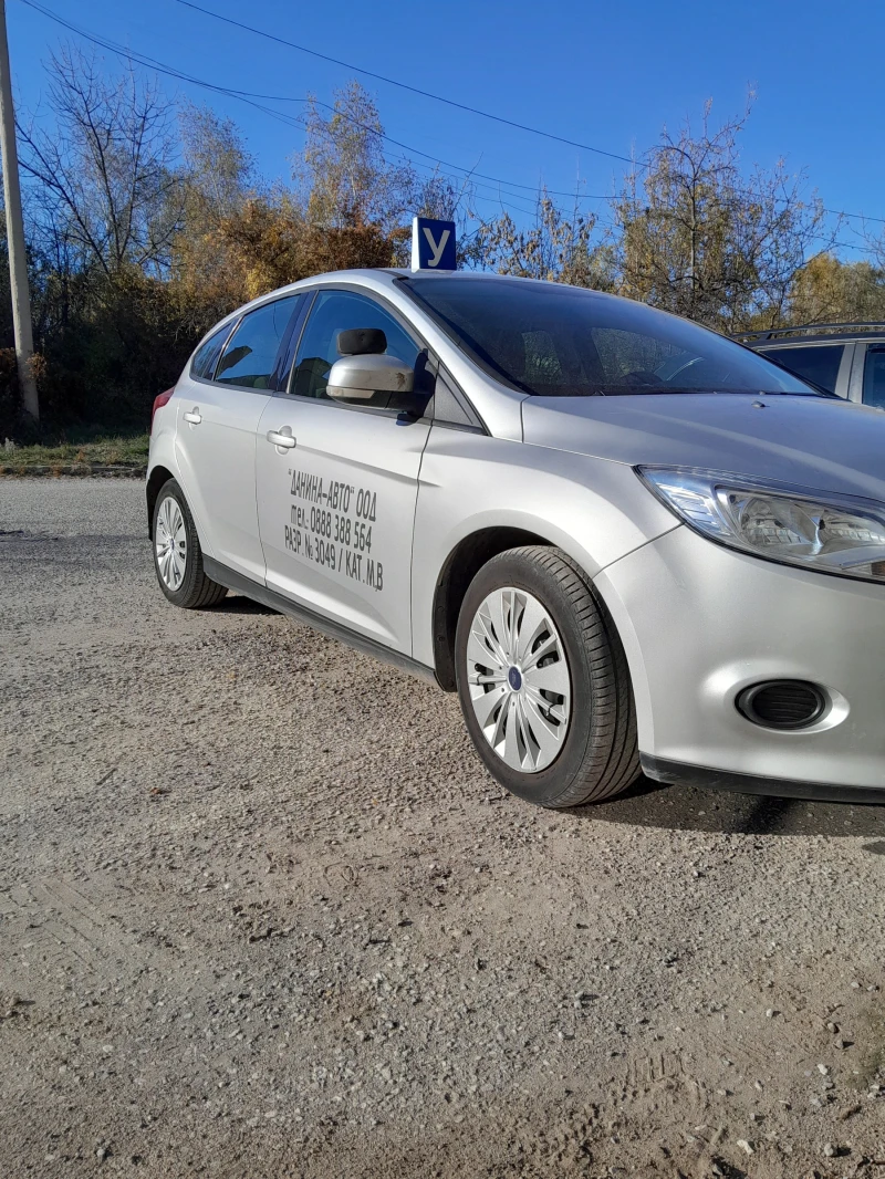 Ford Focus 1.6, снимка 6 - Автомобили и джипове - 47852056