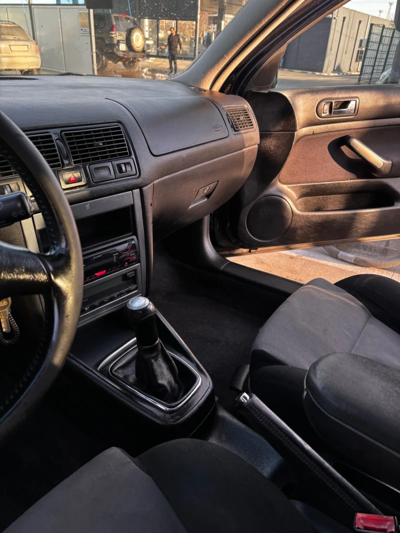 VW Golf 1.9 TDI, снимка 11 - Автомобили и джипове - 49537445