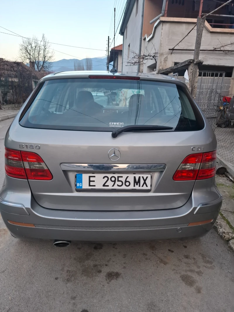 Mercedes-Benz B 180, снимка 2 - Автомобили и джипове - 52462892