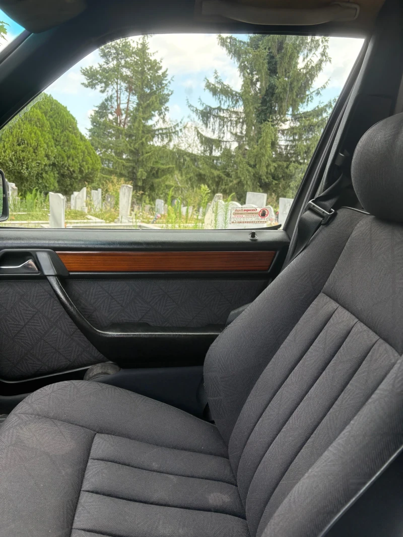 Mercedes-Benz E 250 124, снимка 7 - Автомобили и джипове - 52905601
