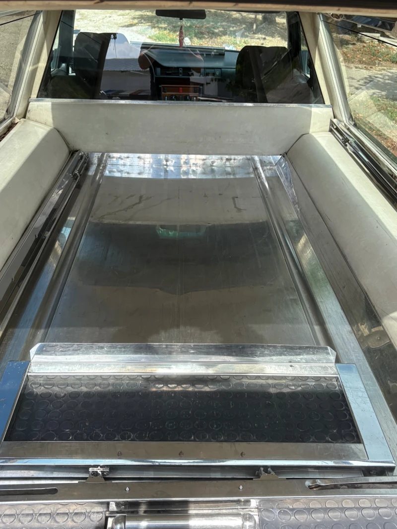 Mercedes-Benz E 250 124, снимка 4 - Автомобили и джипове - 52905601