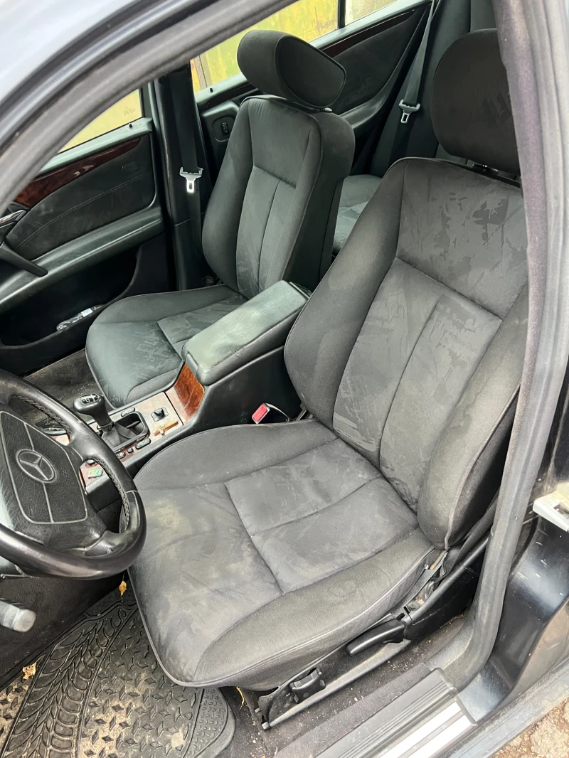 Mercedes-Benz E 230 2.3i 150hp, снимка 7 - Автомобили и джипове - 53431499