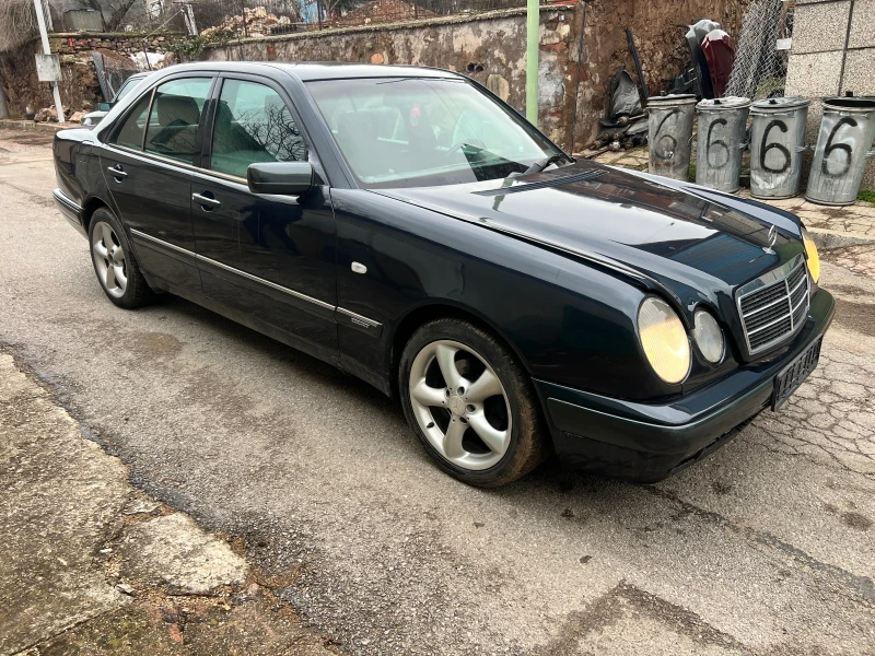 Mercedes-Benz E 230 2.3i 150hp, снимка 3 - Автомобили и джипове - 53431499