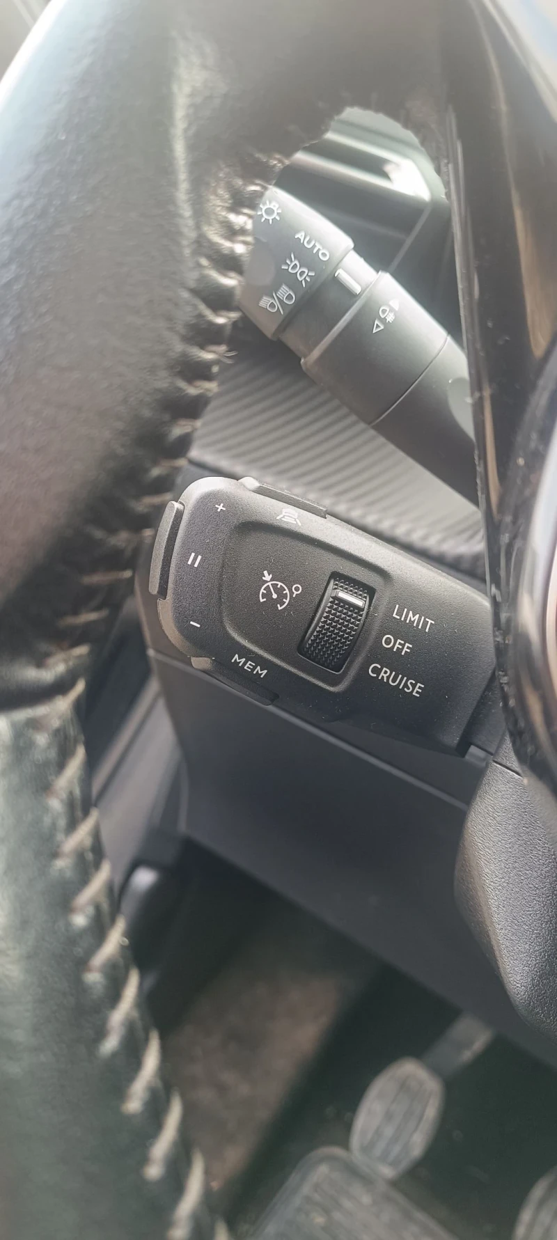 Peugeot 208 1.5HDI evro6, снимка 17 - Автомобили и джипове - 53461410