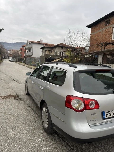 VW Passat, снимка 5 - Автомобили и джипове - 52685919
