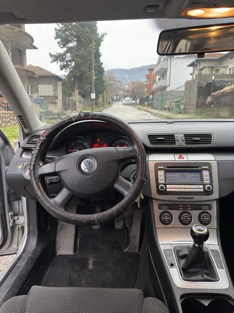 VW Passat, снимка 4 - Автомобили и джипове - 52685919