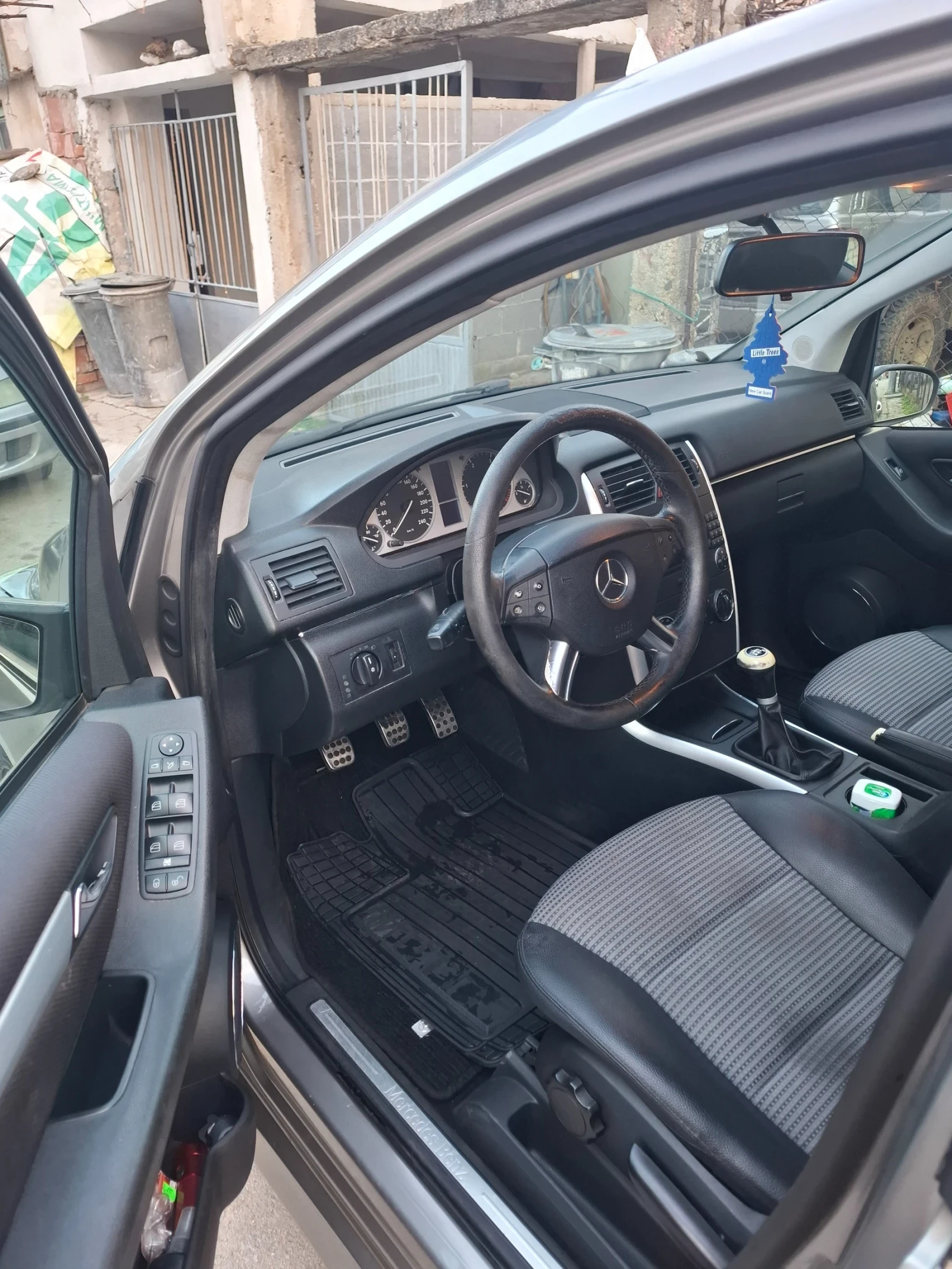 Mercedes-Benz B 180  - изображение 6