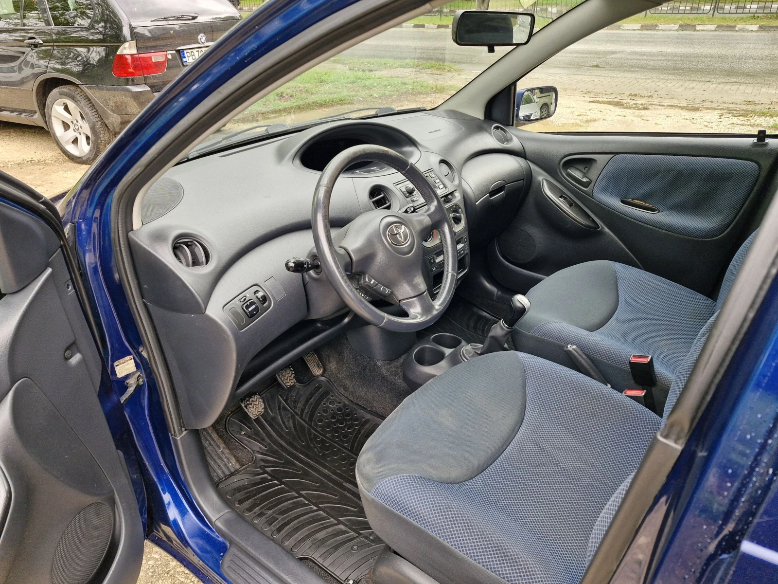 Toyota Yaris 1.0 VVTi бензин 65к.с. Климатик  - изображение 9