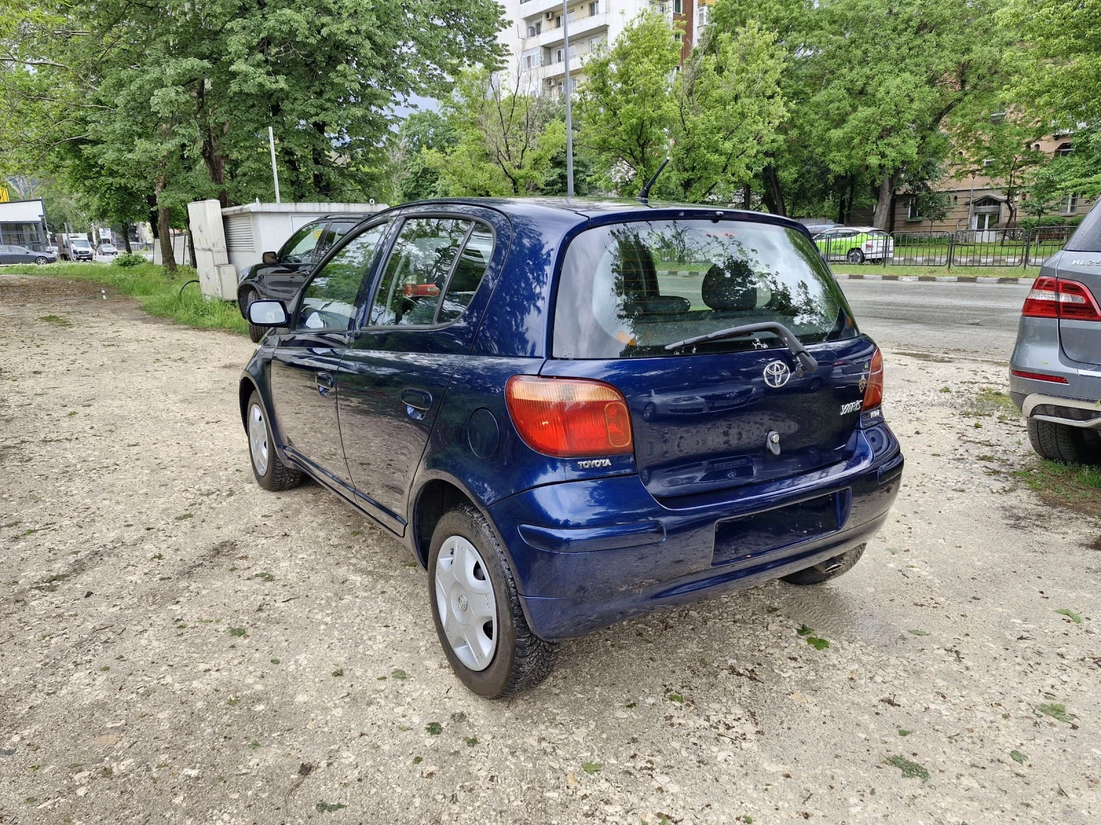 Toyota Yaris 1.0 VVTi бензин 65к.с. Климатик  - изображение 6