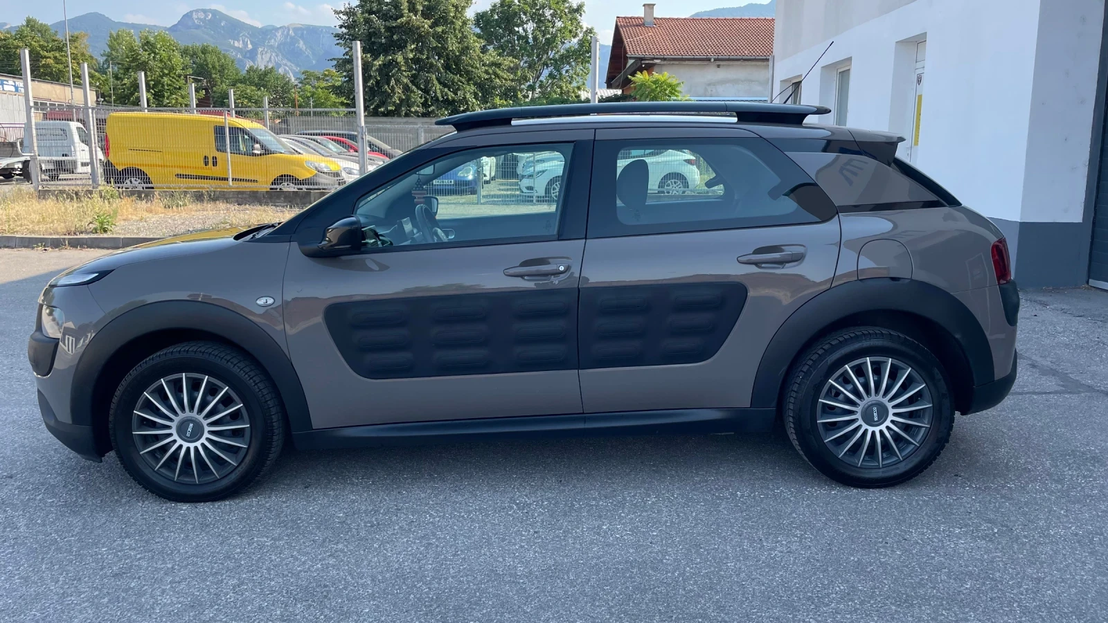 Citroen C4 Cactus 1.6 HDI 92кс. - изображение 4