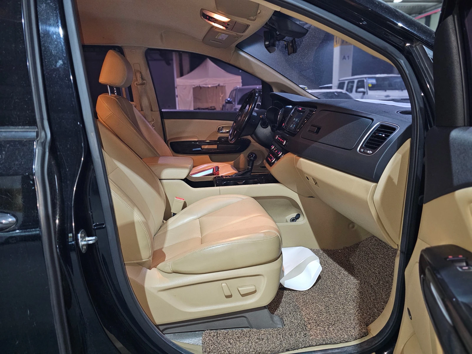 Kia Carnival 7-МЕСТЕН-ОЧАКВАН ВНОС-ПЕРФЕКТНА! - изображение 9