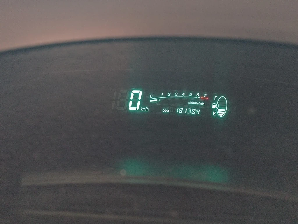 Toyota Yaris  - изображение 8