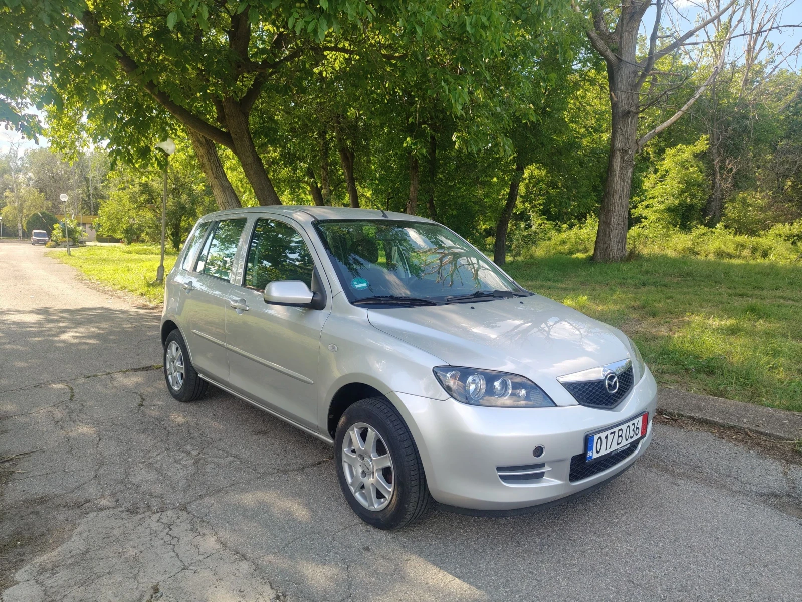 Mazda 2 1.4 benzine 115 Хил км., снимка 7 - Автомобили и джипове - 53678585