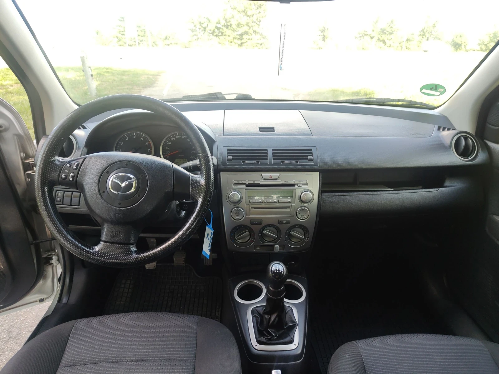 Mazda 2 1.4 benzine 115 Хил км., снимка 8 - Автомобили и джипове - 53678585