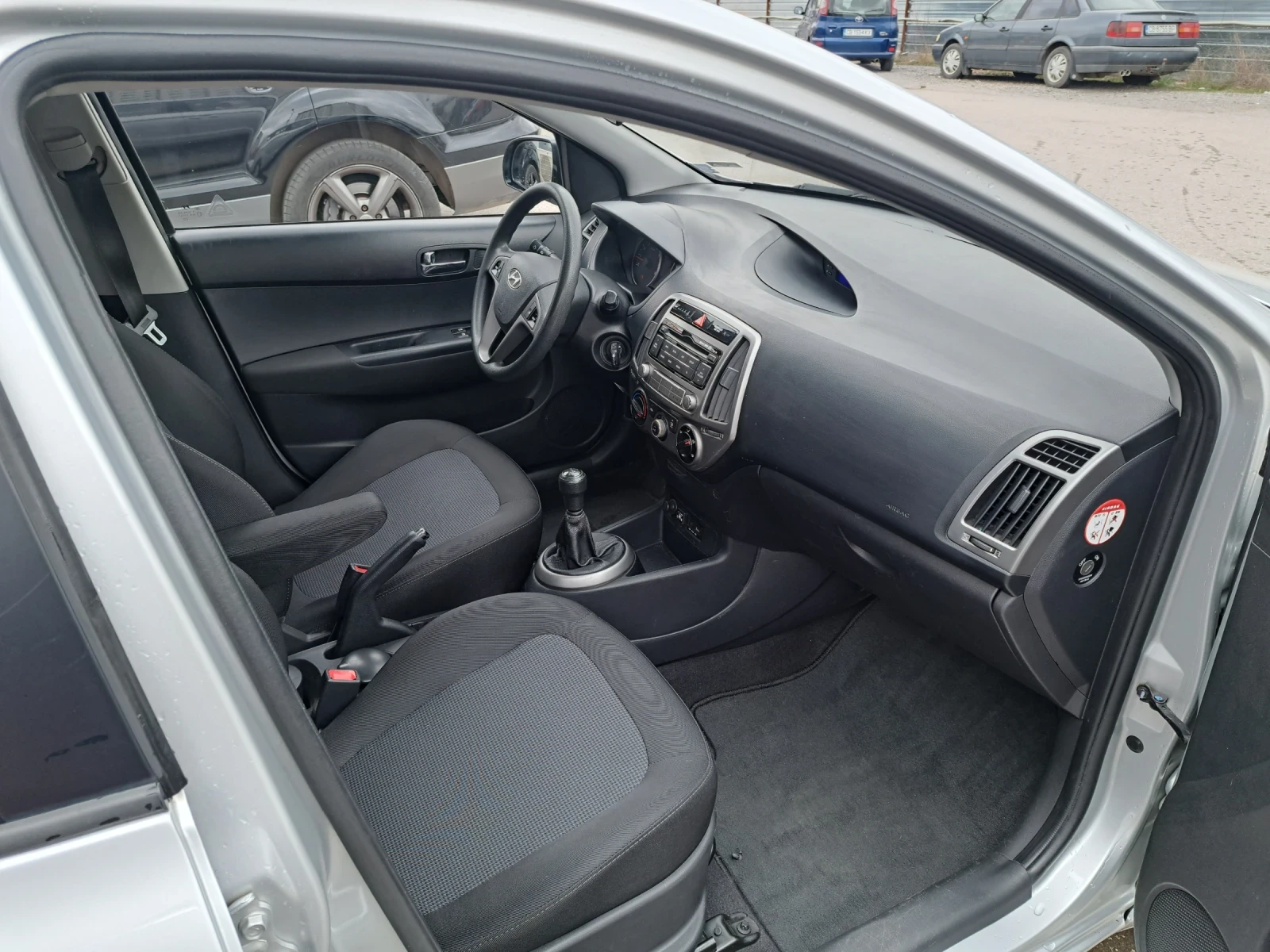 Hyundai I20, снимка 7 - Автомобили и джипове - 53966699