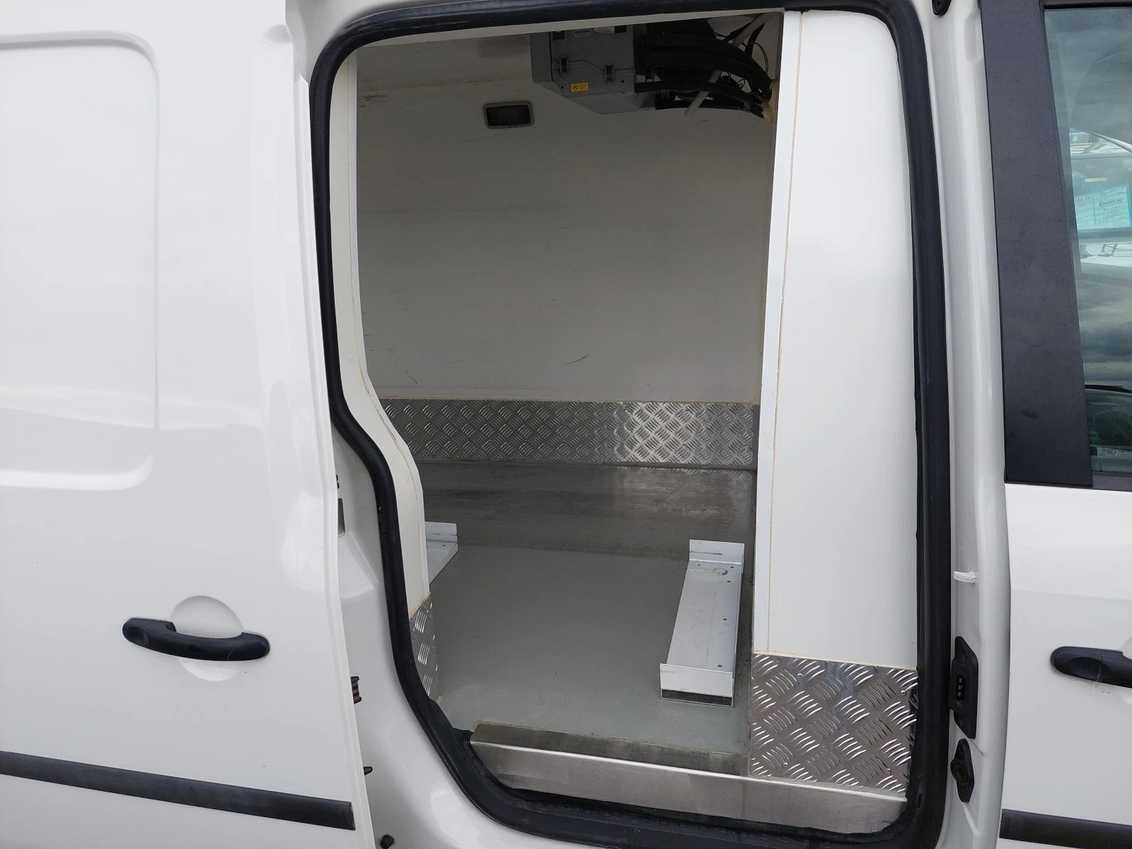 VW Caddy MAXI/1.4CNG/110k.c./6MT/N1/�������� 8-15� | Mobile.bg � ����������� 15