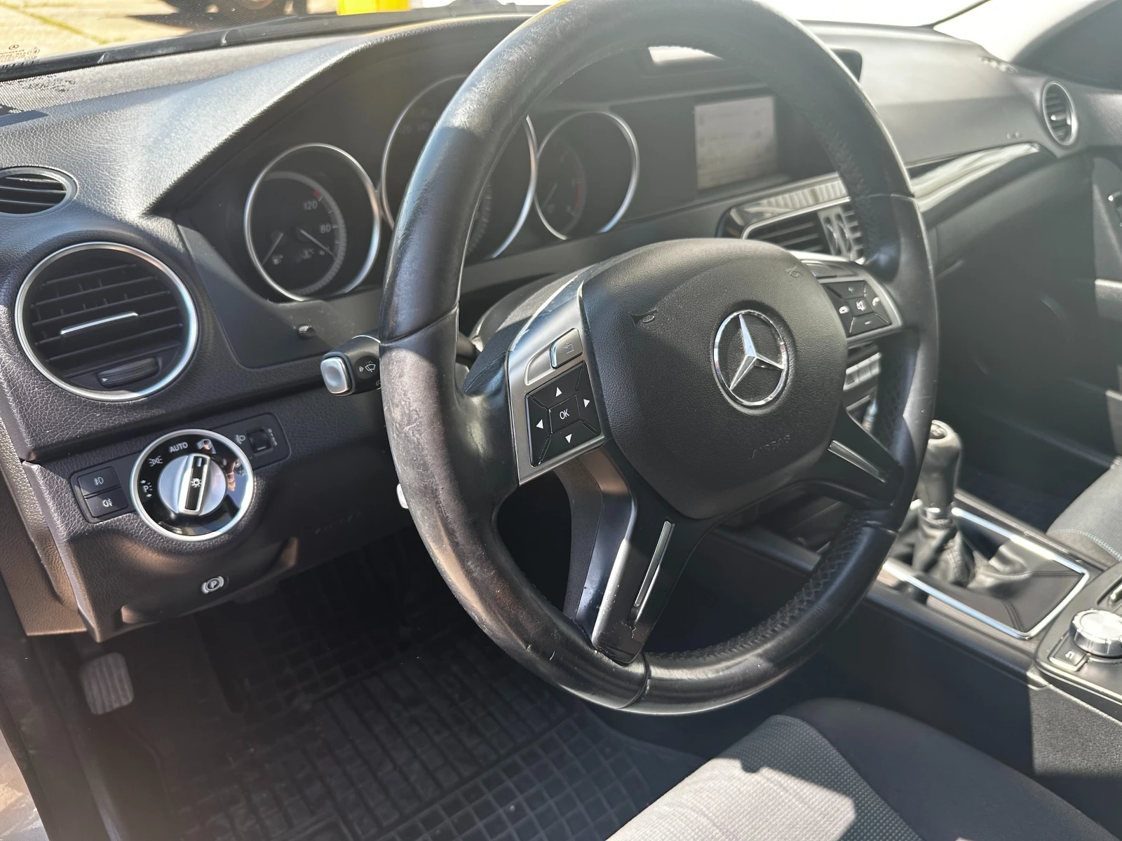 Mercedes-Benz C 220 C 220 CDI , снимка 16 - Автомобили и джипове - 54427858