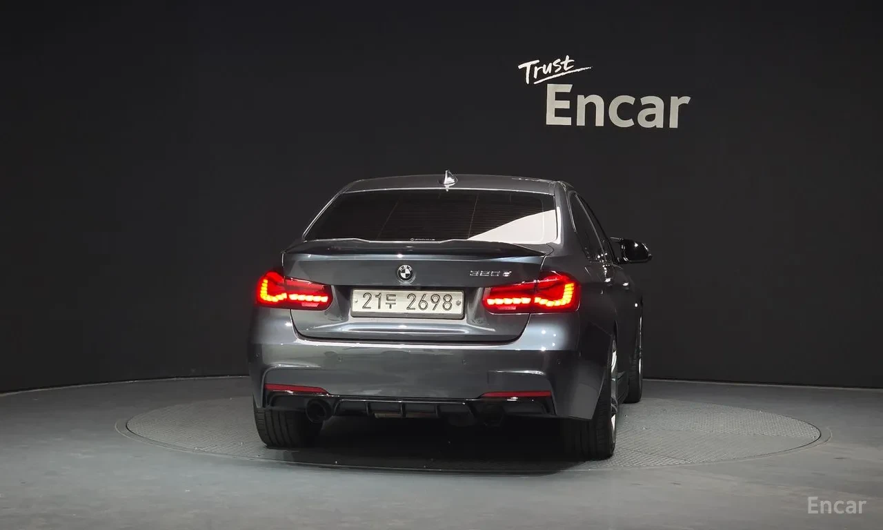 BMW 330 I M SPORT, снимка 4 - Автомобили и джипове - 54735360
