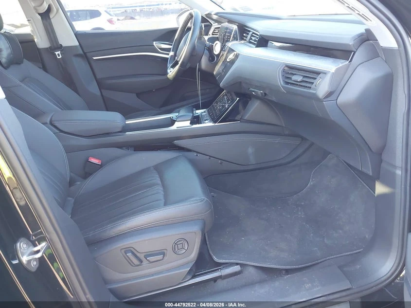 Audi E-Tron Sportback Premium Plus Quattro, снимка 5 - Автомобили и джипове - 54769810