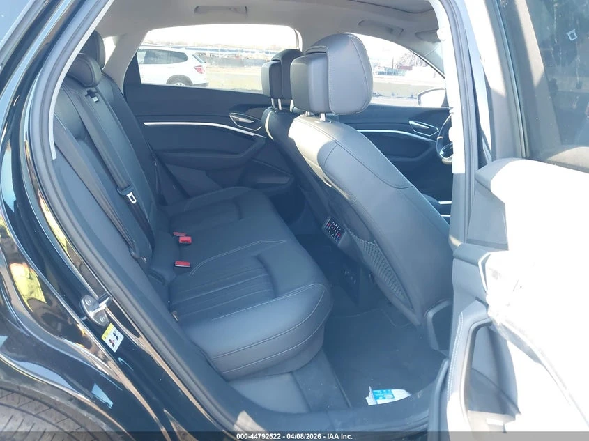Audi E-Tron Sportback Premium Plus Quattro, снимка 8 - Автомобили и джипове - 54769810