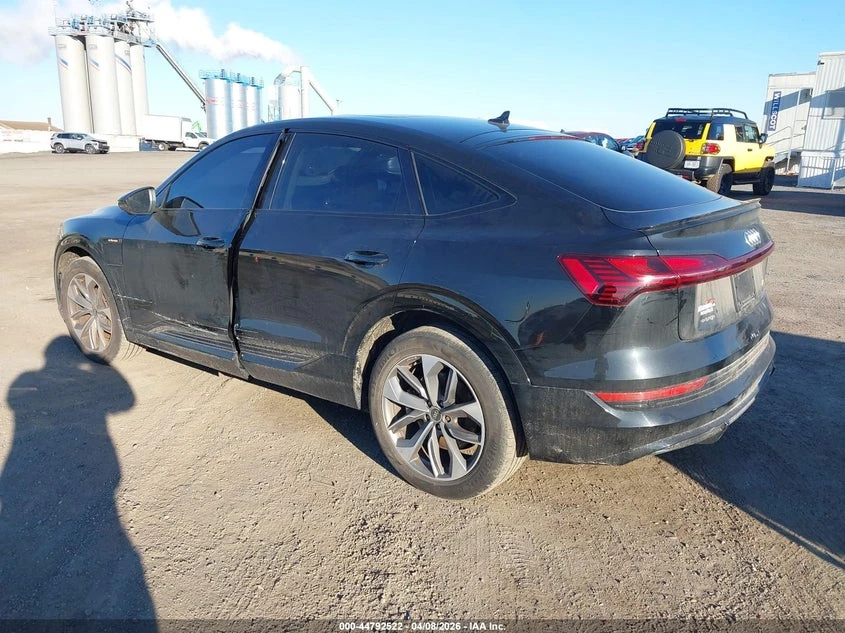 Audi E-Tron Sportback Premium Plus Quattro, снимка 3 - Автомобили и джипове - 54769810