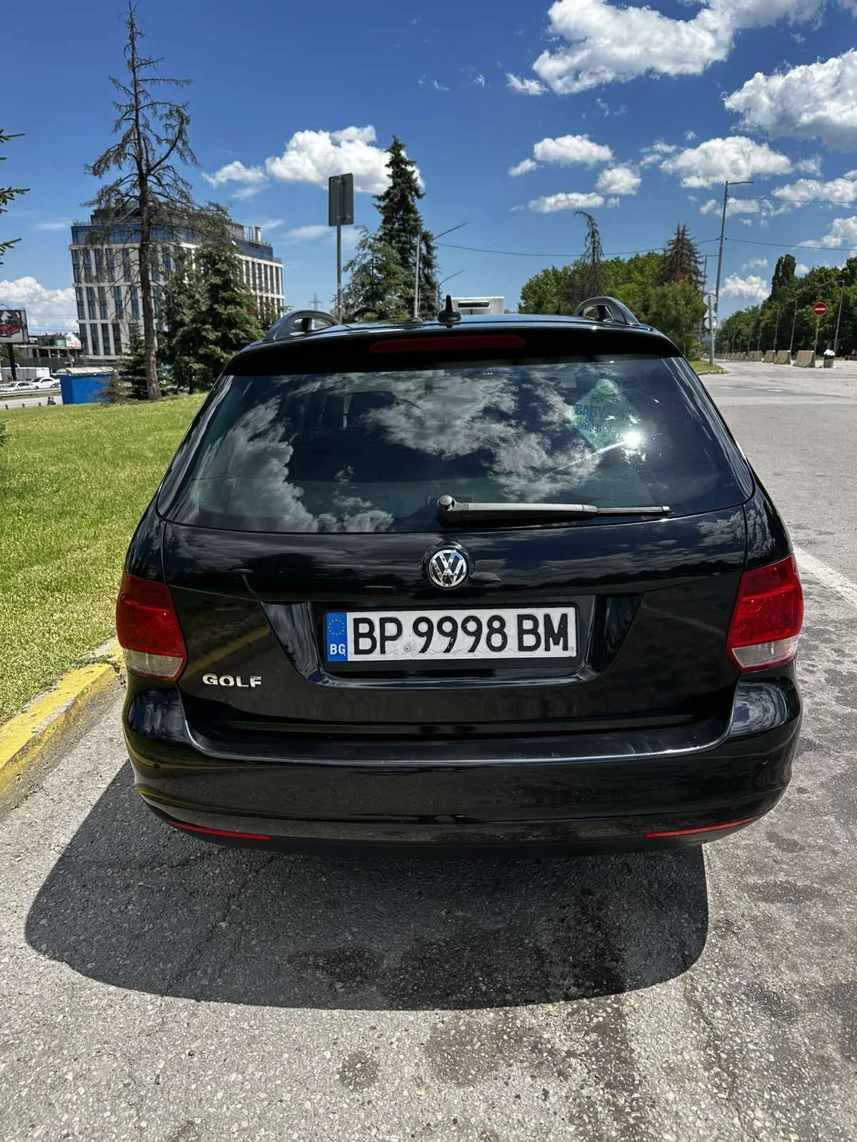 VW Golf Комби, снимка 3 - Автомобили и джипове - 54993434