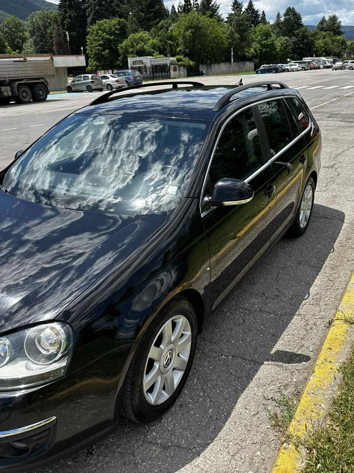 VW Golf Комби, снимка 2 - Автомобили и джипове - 54993434