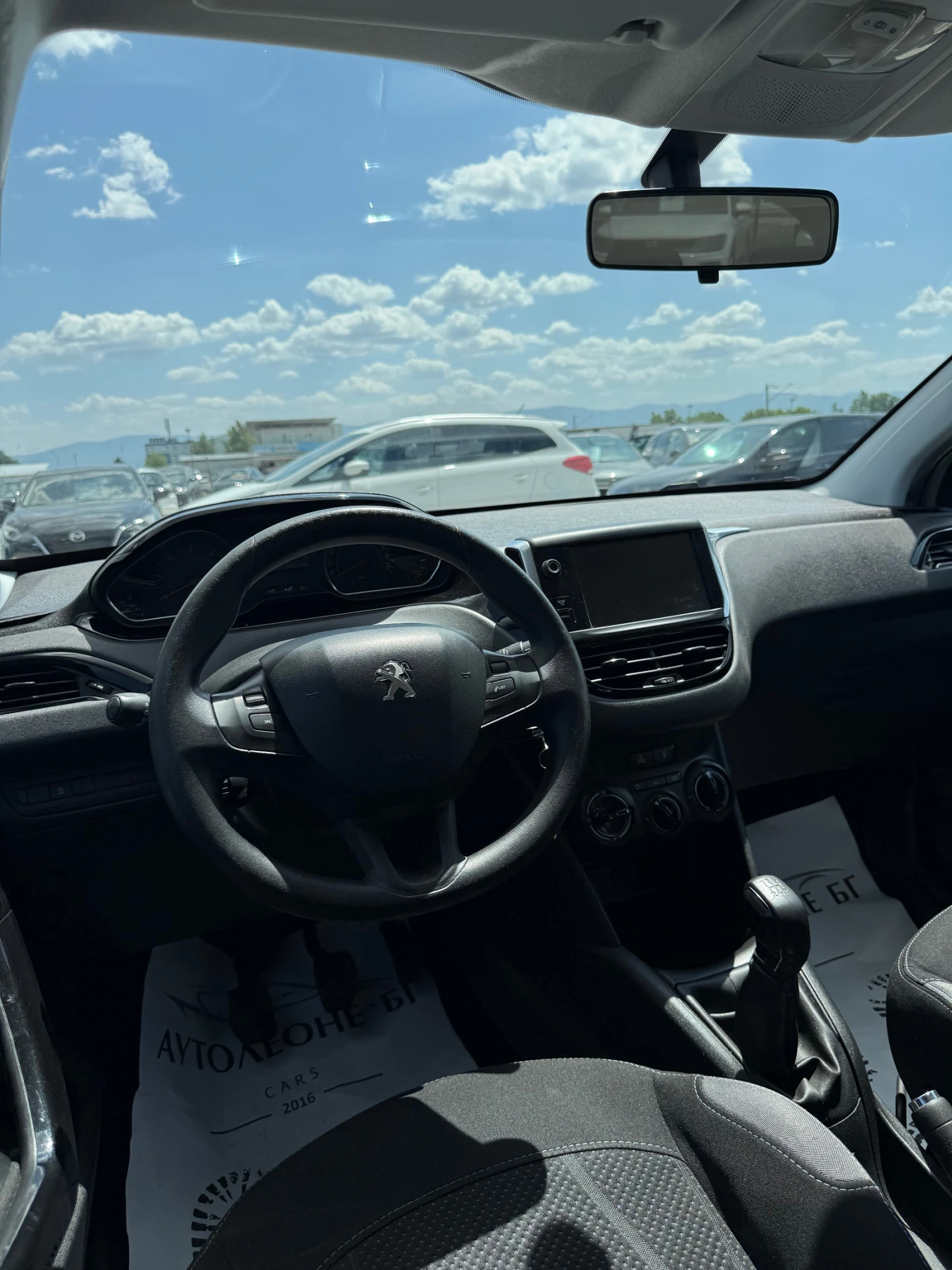 Peugeot 208 1.4 HDi, снимка 7 - Автомобили и джипове - 55473208