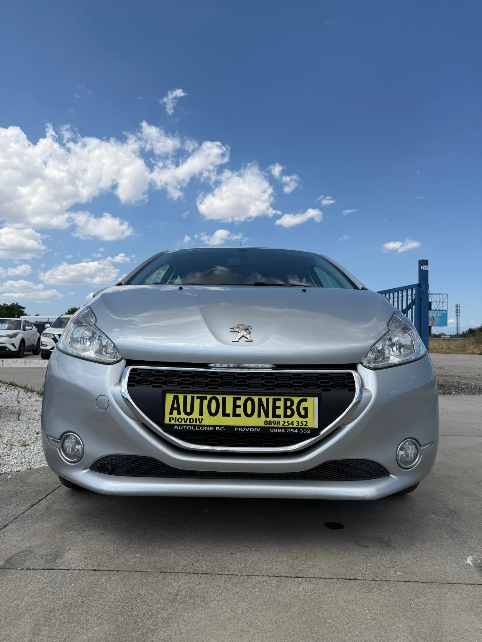 Peugeot 208 1.4 HDi, снимка 2 - Автомобили и джипове - 55473208