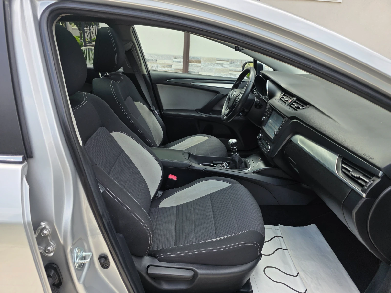 Toyota Avensis 1.8 VVT-I  | Mobile.bg � ����������� 15