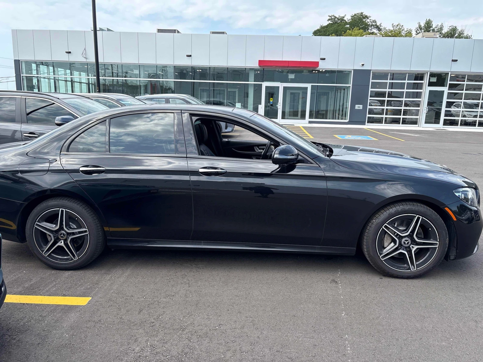 Mercedes-Benz E 350 * АВТОКРЕДИТ БЕЗ ПЪРВОНАЧАЛНА ВНОСКА* , снимка 3 - Автомобили и джипове - 55958238