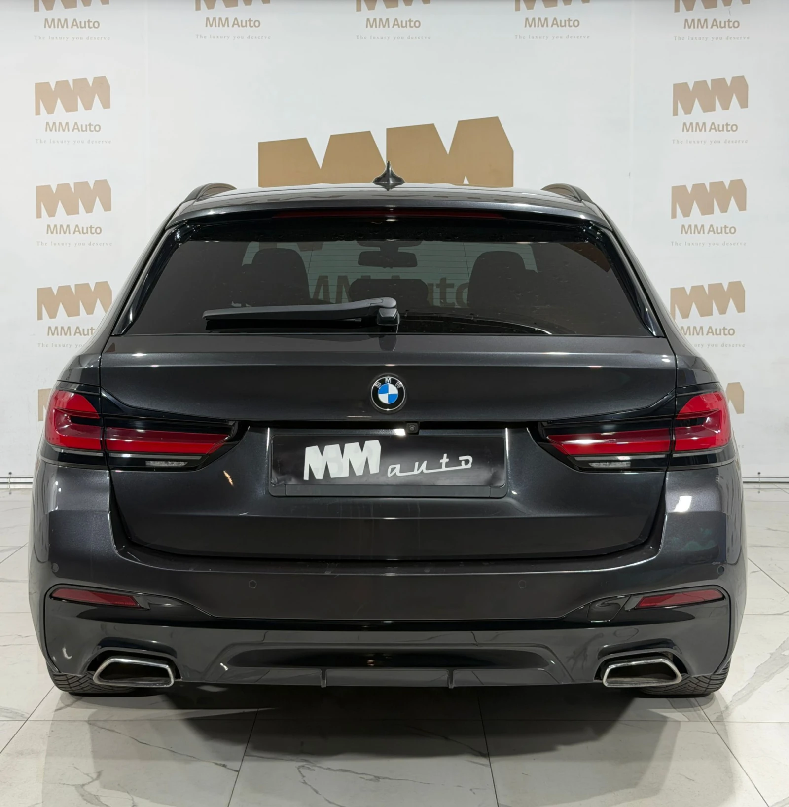 BMW 520 d Touring* M-Sport* Shadow Line* Ambient, снимка 5 - Автомобили и джипове - 55958527