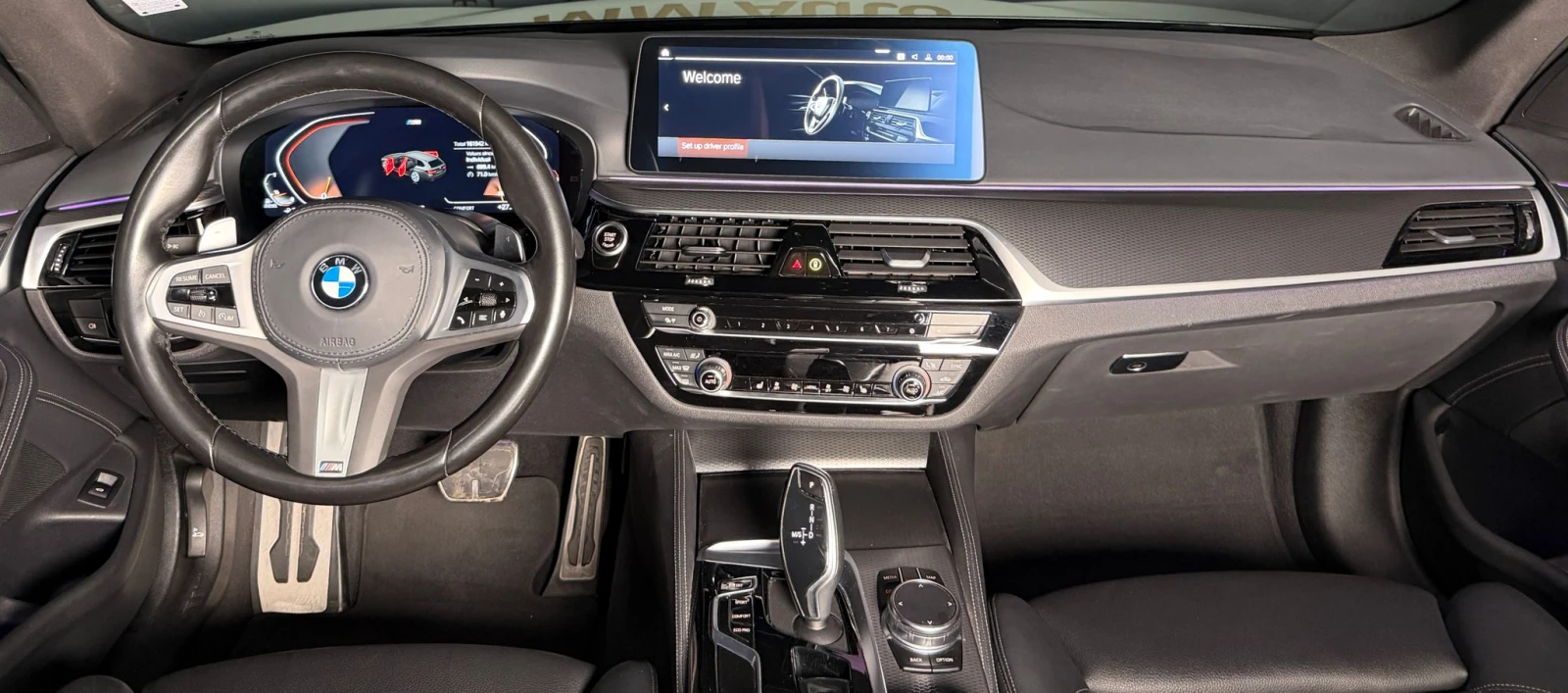 BMW 520 d Touring* M-Sport* Shadow Line* Ambient, снимка 9 - Автомобили и джипове - 55958527