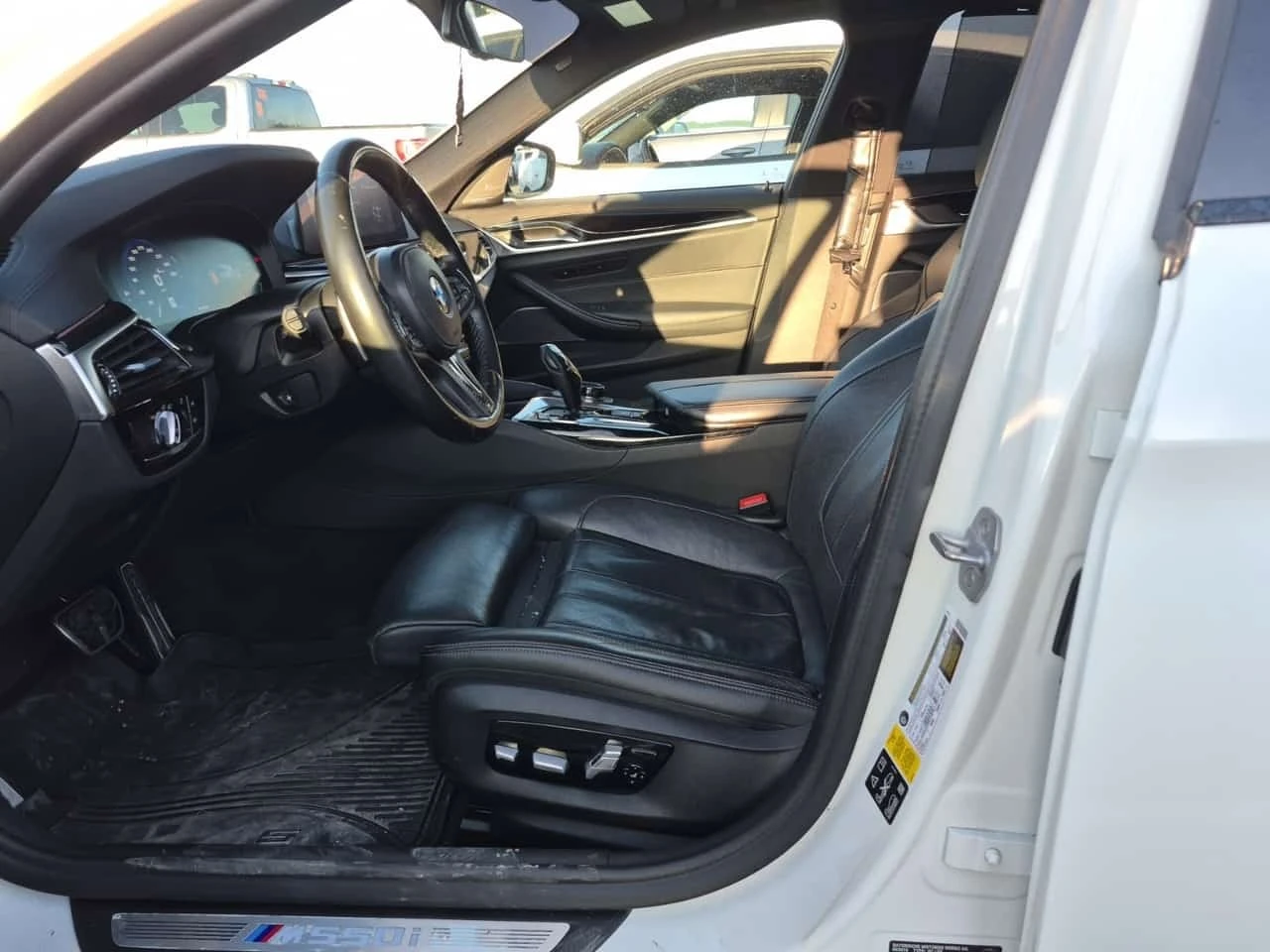 BMW 550 * M550I XDRIVE * CARFAX * , снимка 5 - Автомобили и джипове - 56167600