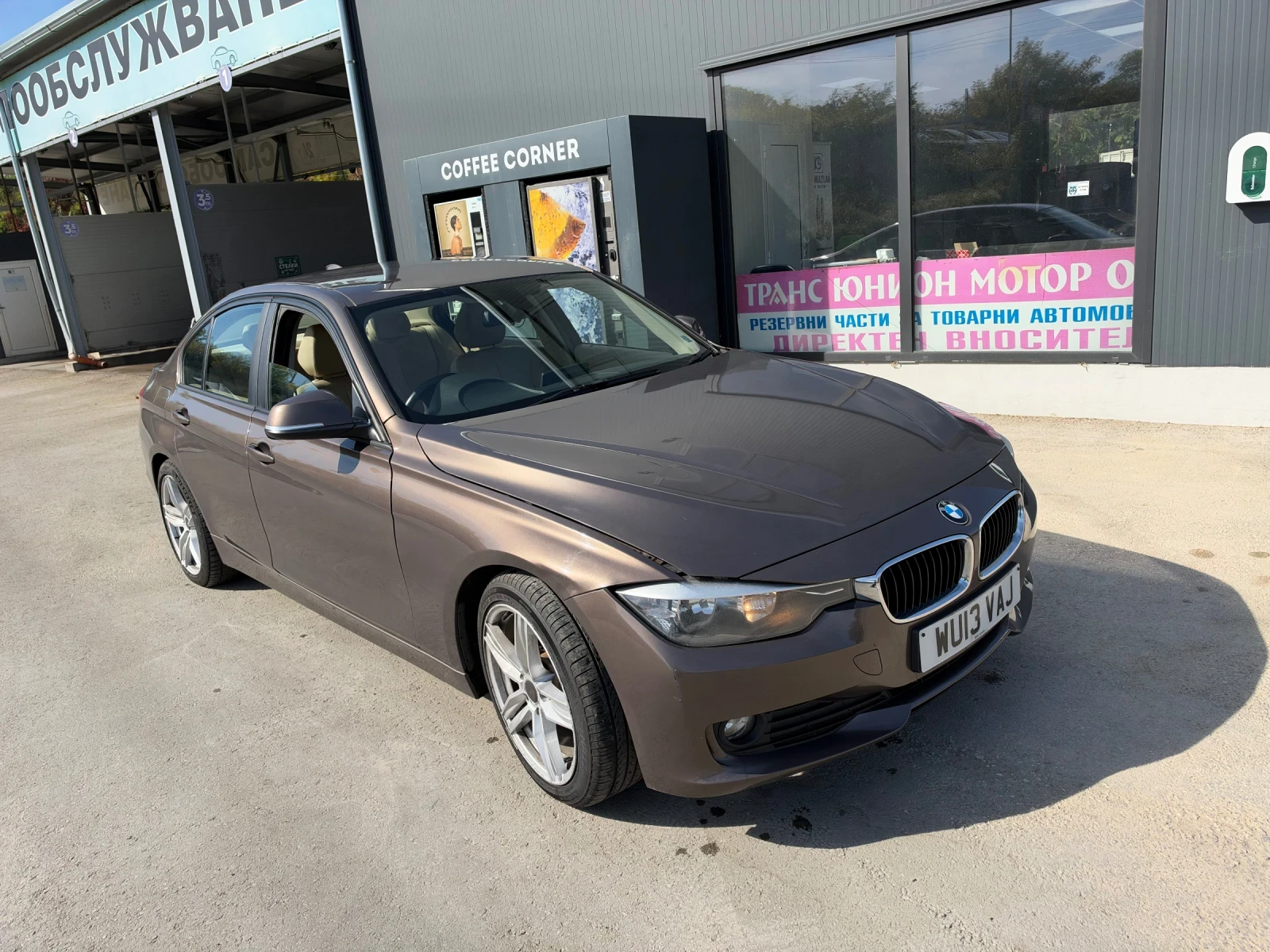 BMW 320 2.0, снимка 4 - Автомобили и джипове - 56339190