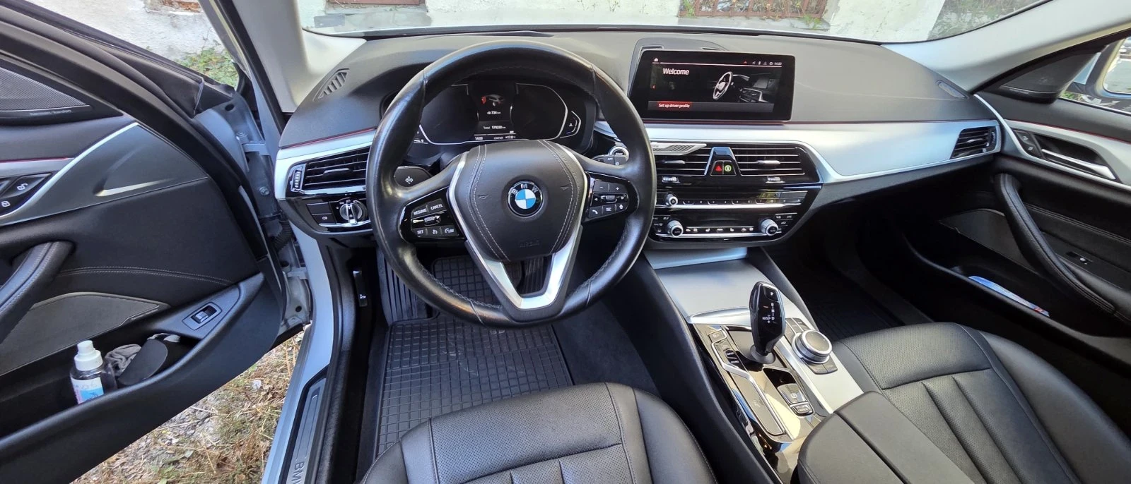 BMW 520 Милд Хибрид G31, снимка 10 - Автомобили и джипове - 56346511