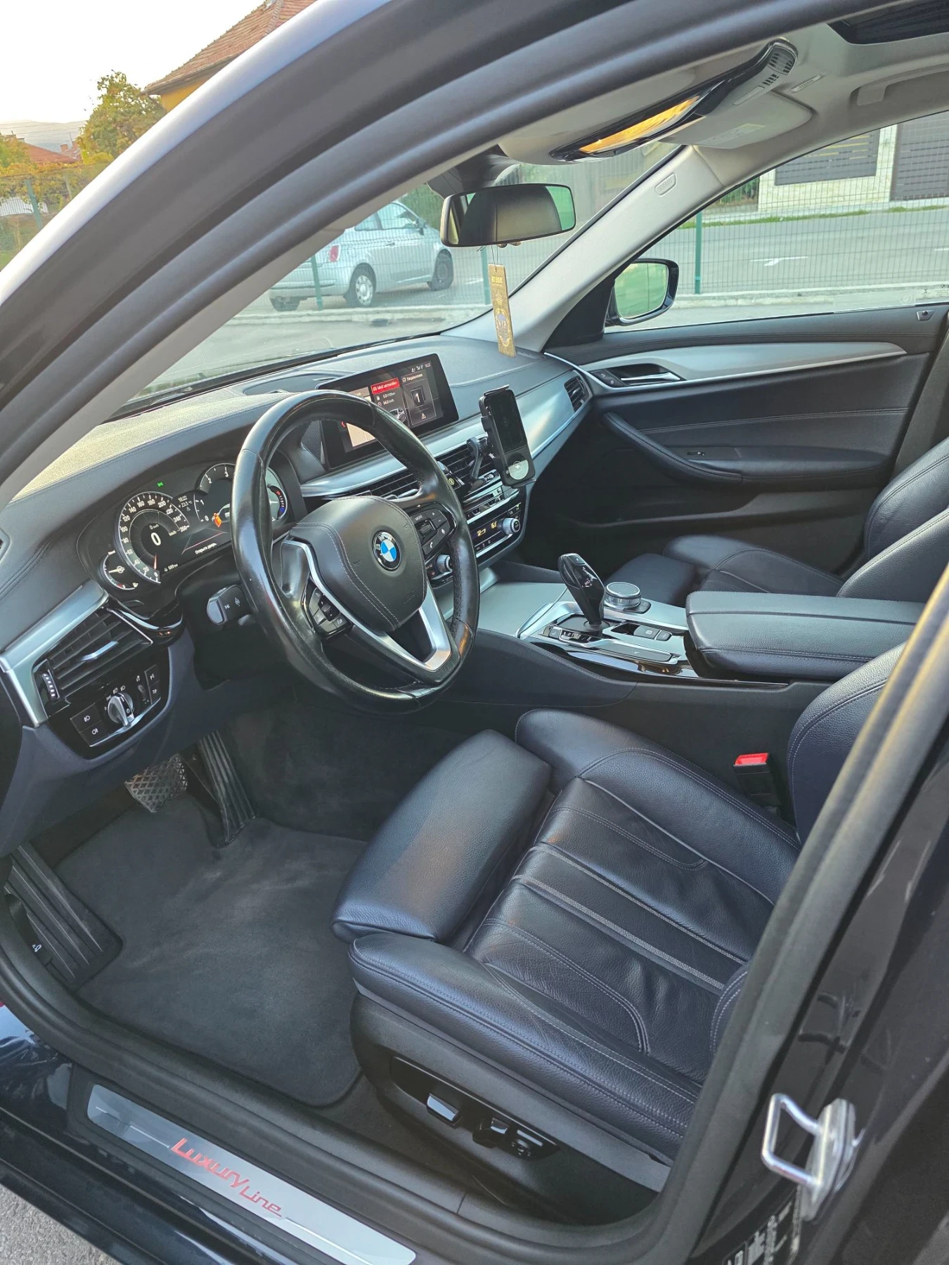 BMW 530 G31 , снимка 10 - Автомобили и джипове - 56443932