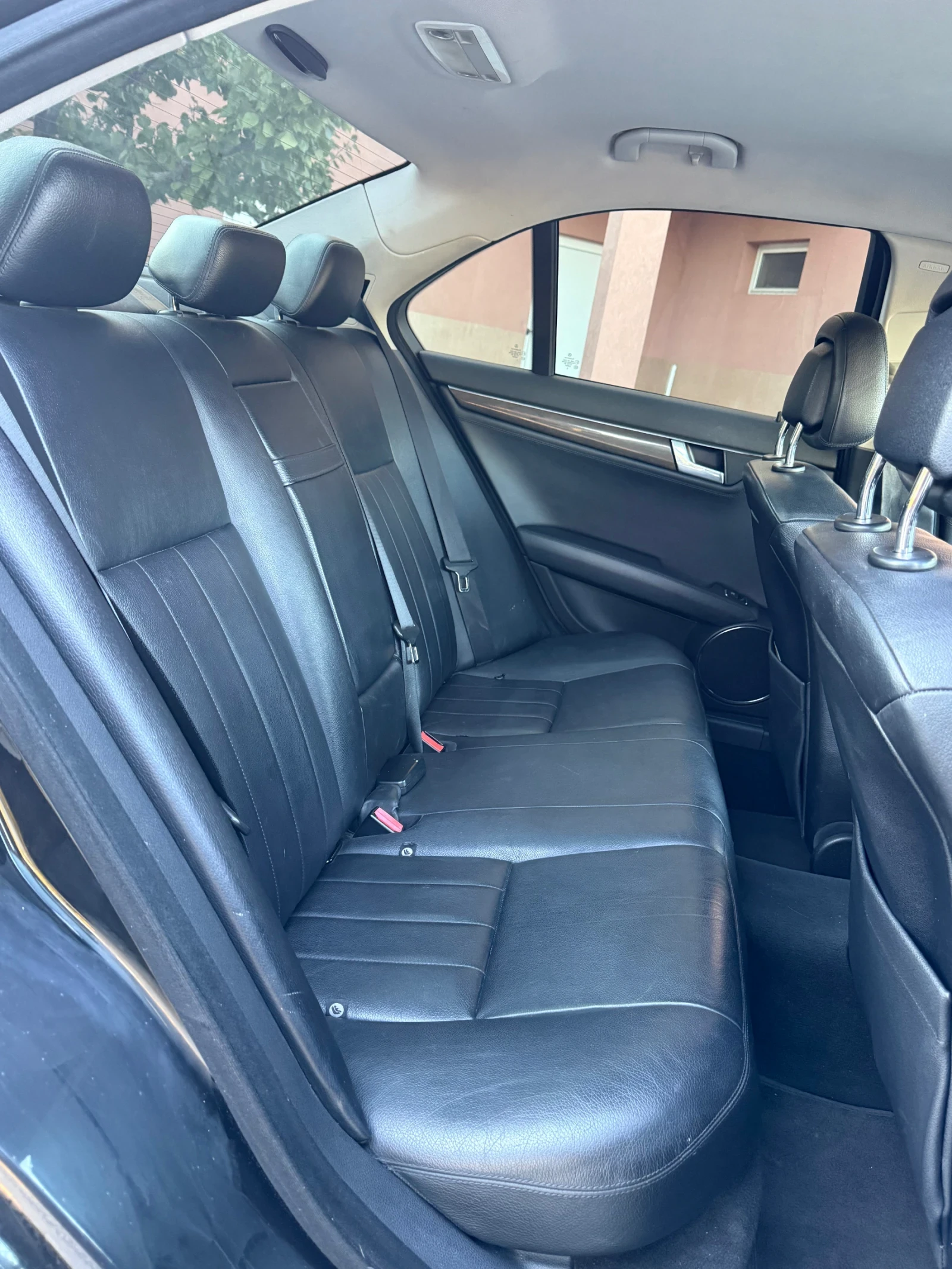 Mercedes-Benz C 220 Avantgarde, снимка 8 - Автомобили и джипове - 56598957
