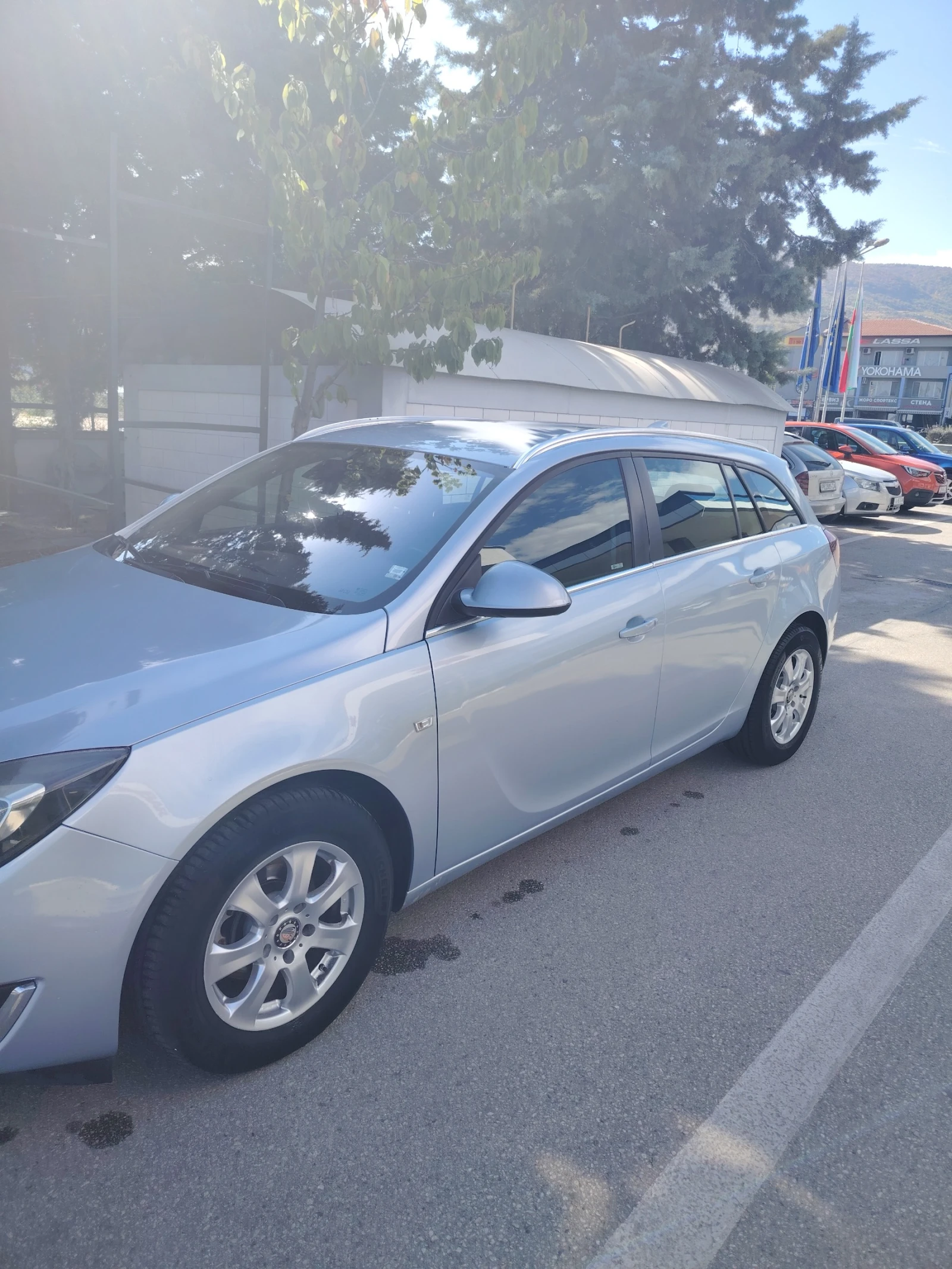 Opel Insignia 1.6 CDTI, снимка 3 - Автомобили и джипове - 56725435