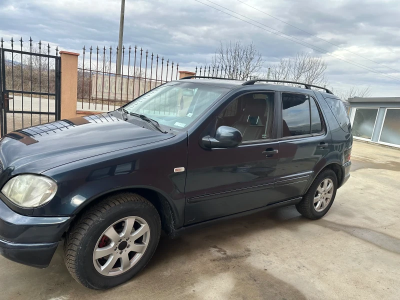 Mercedes-Benz ML 270, снимка 2 - Автомобили и джипове - 48814680