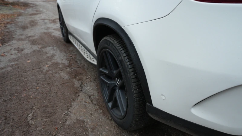 Mercedes-Benz GLE 43 AMG 43 AMG NIGHT PACKAGE FULL PANO AIR, снимка 6 - Автомобили и джипове - 52835179