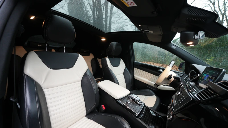 Mercedes-Benz GLE 43 AMG 43 AMG NIGHT PACKAGE FULL PANO AIR, снимка 11 - Автомобили и джипове - 52835179