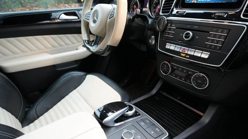 Mercedes-Benz GLE 43 AMG 43 AMG NIGHT PACKAGE FULL PANO AIR, снимка 12 - Автомобили и джипове - 52835179