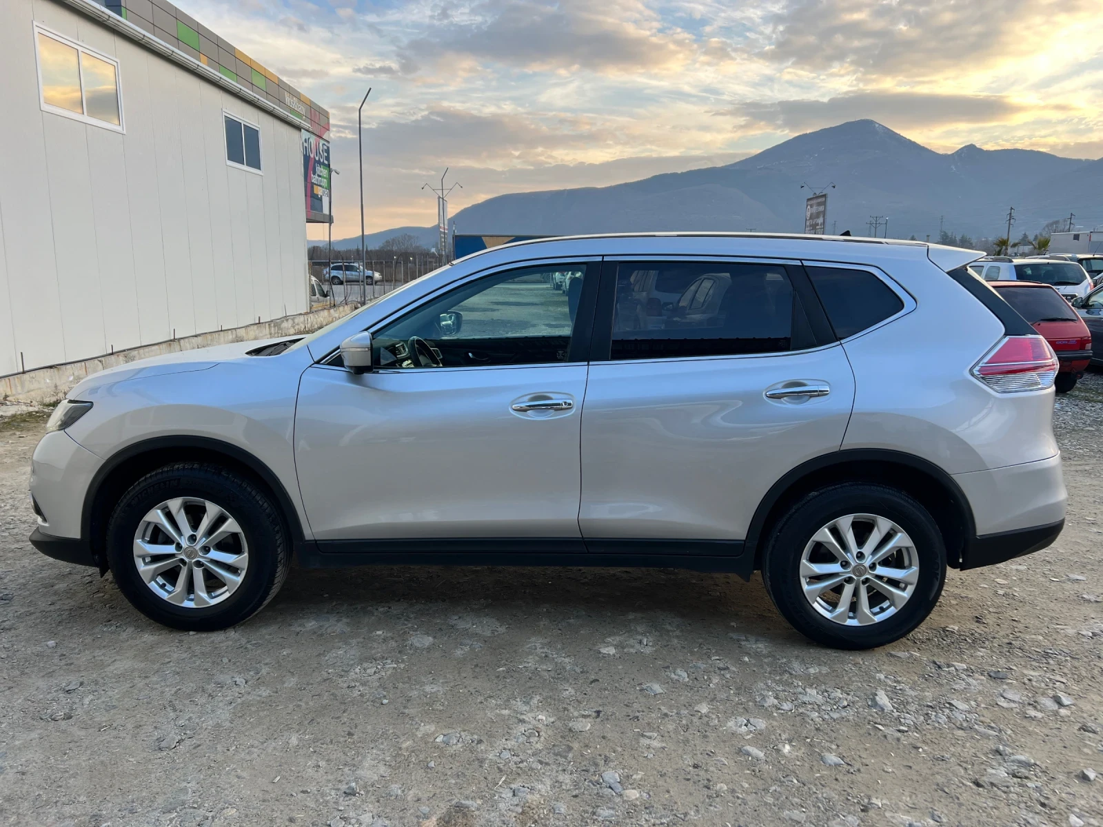 Nissan X-trail 1.6DCi 130к.с.Euro6B/ 360 камери/Нави/Автоматик - изображение 8